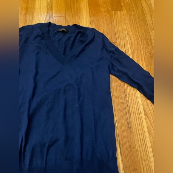 J. Crew Navy V-Neck Sweater Size Medium - Picture 4 of 9